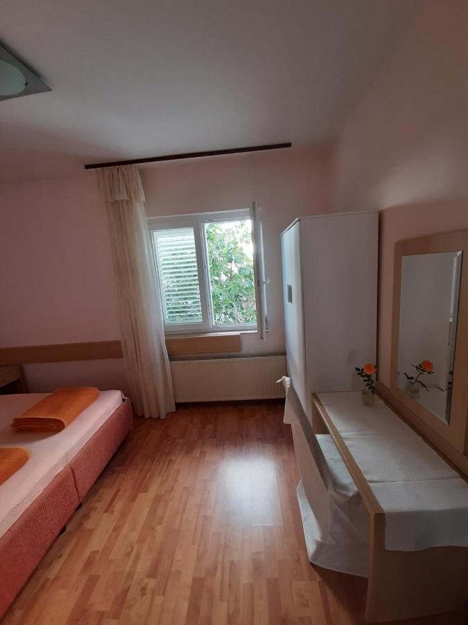 Apartment Spanjol Anka Rab Town Exterior photo