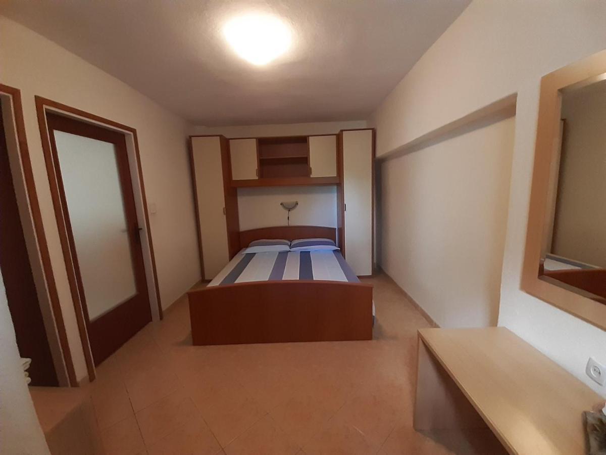 Apartment Spanjol Anka Rab Town Exterior photo